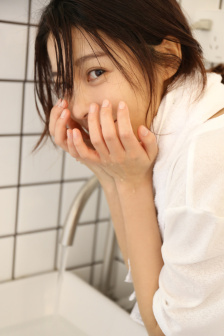 吃杨超越的乳液